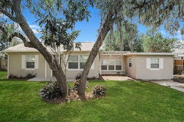 1602 LINDALE AVE EUSTIS, FL 32726